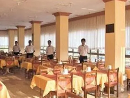 Polat Alara אוקורקאלאר